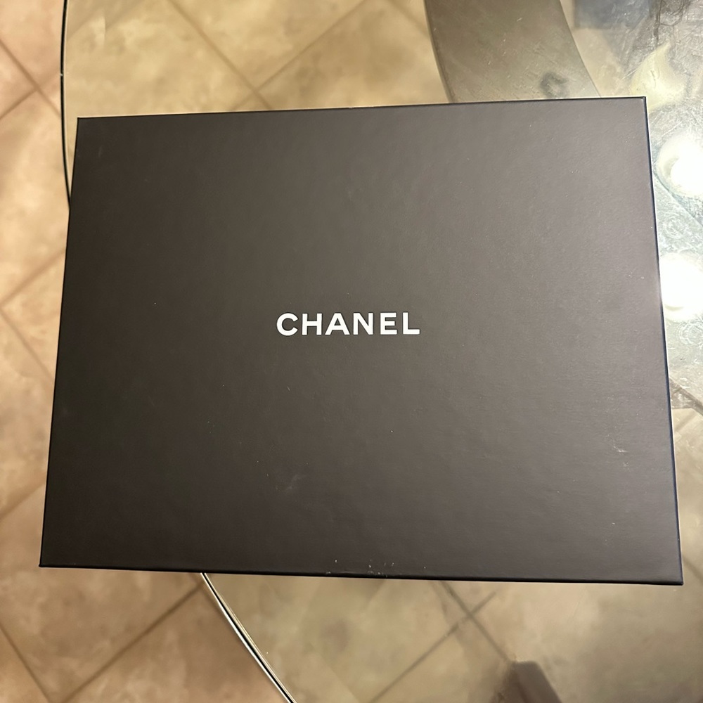 Chanel gift box